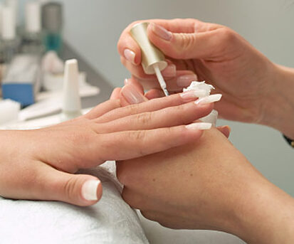 nail-tech
