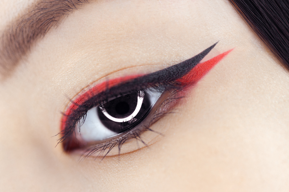 fishtail eyeliner