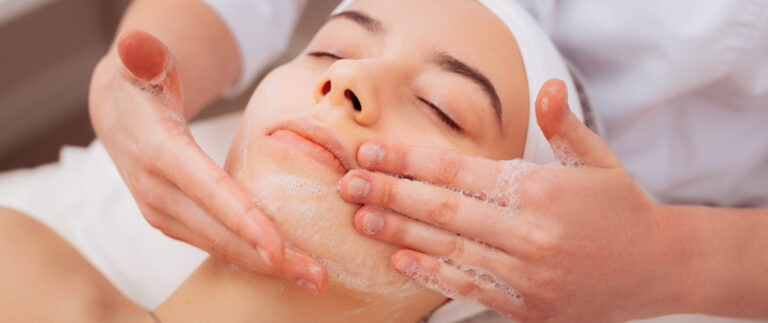 How to Become an Esthetician