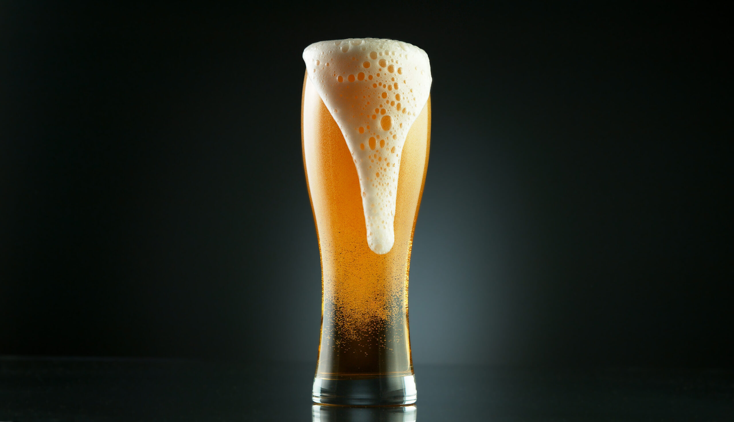 beer pour in glass