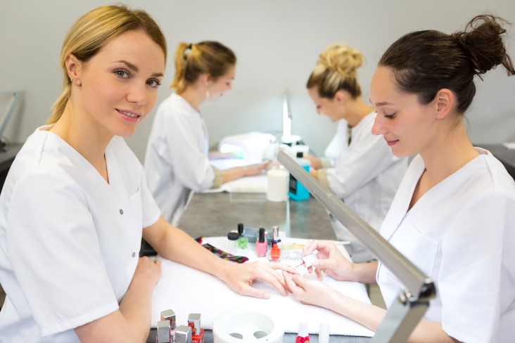 looking for ideal beauty schools