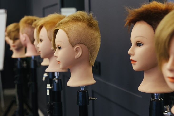  how to choose cosmetology schools