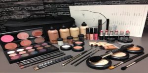 Evergreen MAC Make-Up Kit