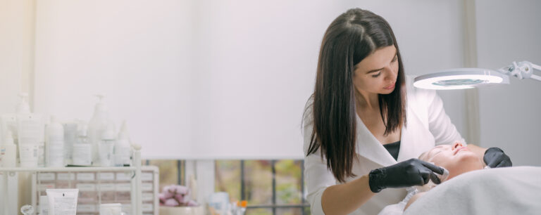 Cosmetology School Requirements and Financial Aid