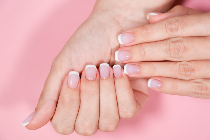 classic french manicure 