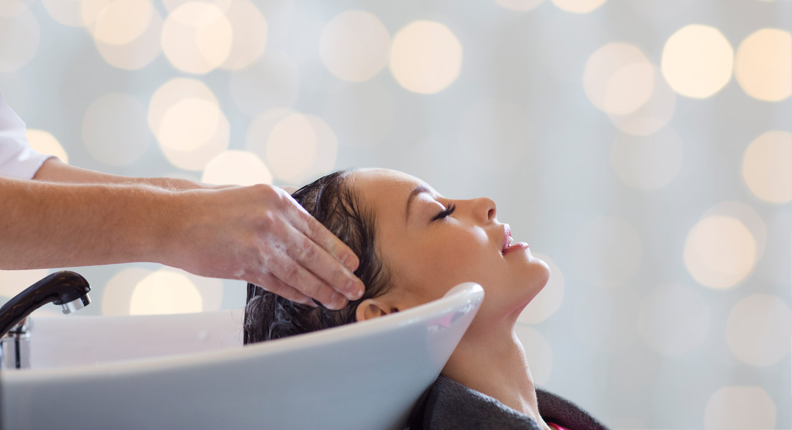 woman at hair salon