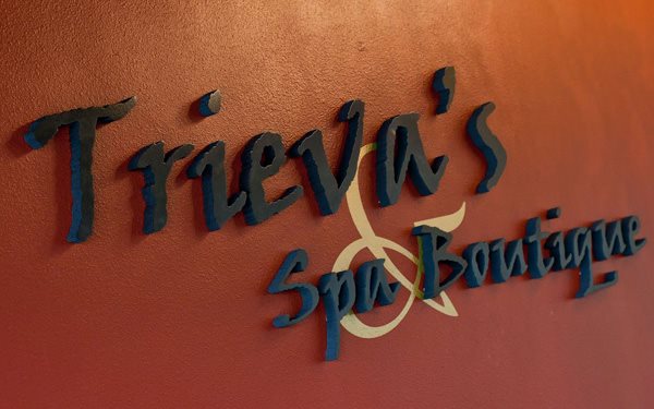 Trieva’s Spa Logo