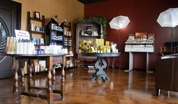 Trieva’s Spa & Boutique Logo